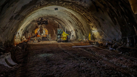 1-2021-03-33+680km_tunel_portal_pn.td-2.1_przez_masyw_bialozynski_gron-27.jpg
